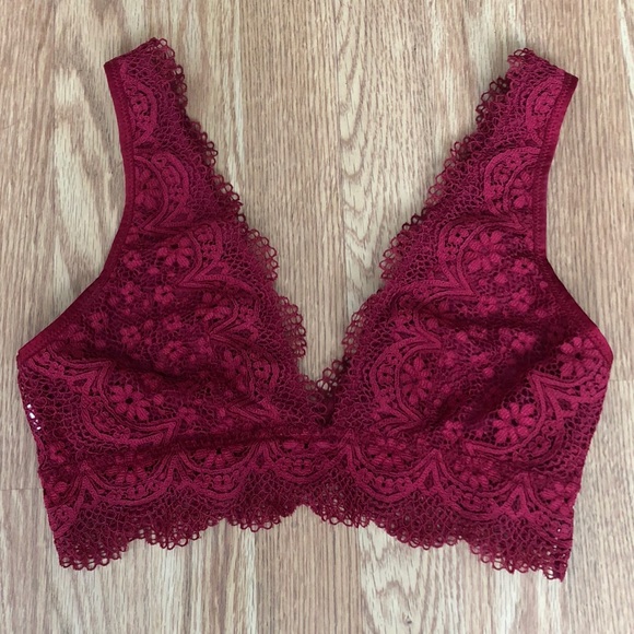 *SOLD* Victoria’s Secret Lace Bralette - Picture 1 of 4